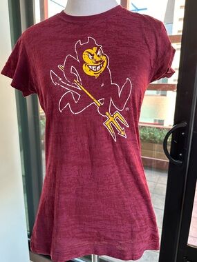 Women’s Short Sleeve Tee in Maroon with Graphic Sun Devil Logo ASU